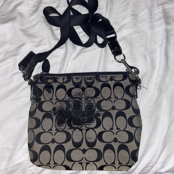 Coach crossbody purse - Picture 2 of 2
